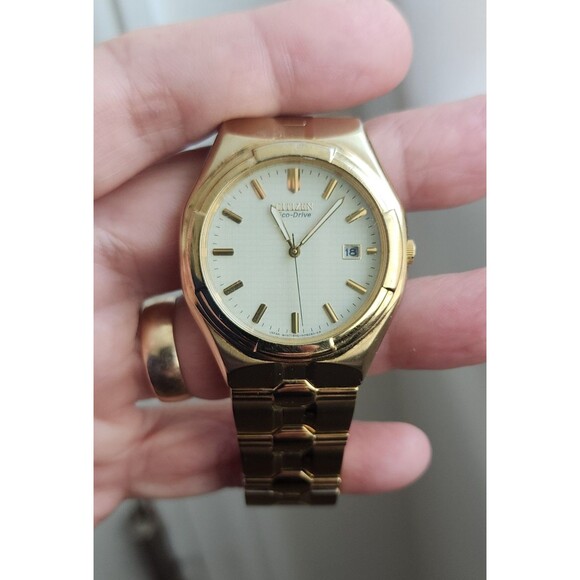 Citizen Eco-Drive Mens Watch Gold Tone E110-S008701 HSB - Picture 5 of 9